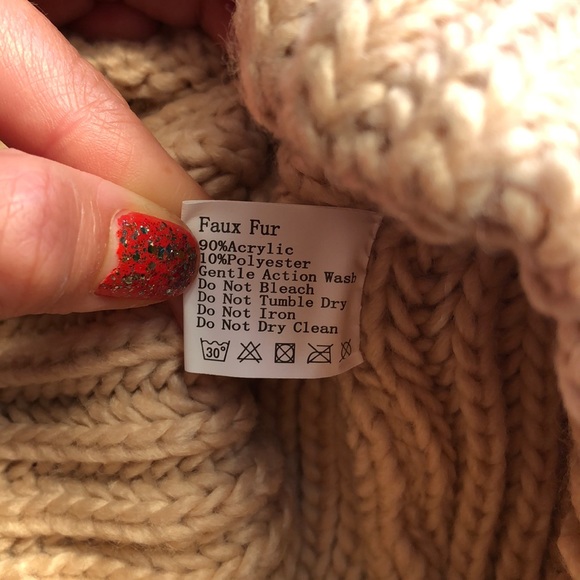 Natasha faux fur double Pom beanie - Picture 4 of 5